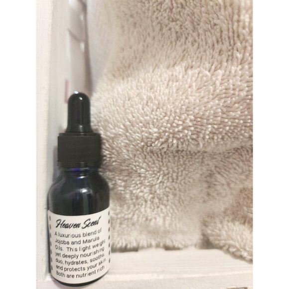 Handmade Jojoba & Marula Face Oil: Natural Canadian Skincare - Picture 6 of 10